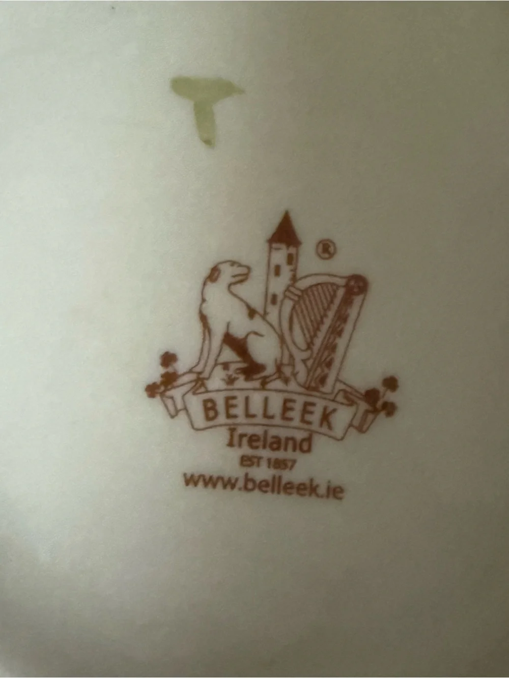 Belleek Kylemore‎ Shamrock Basketweave Vase 8 Inch Vintage 7th Period 80s 90s